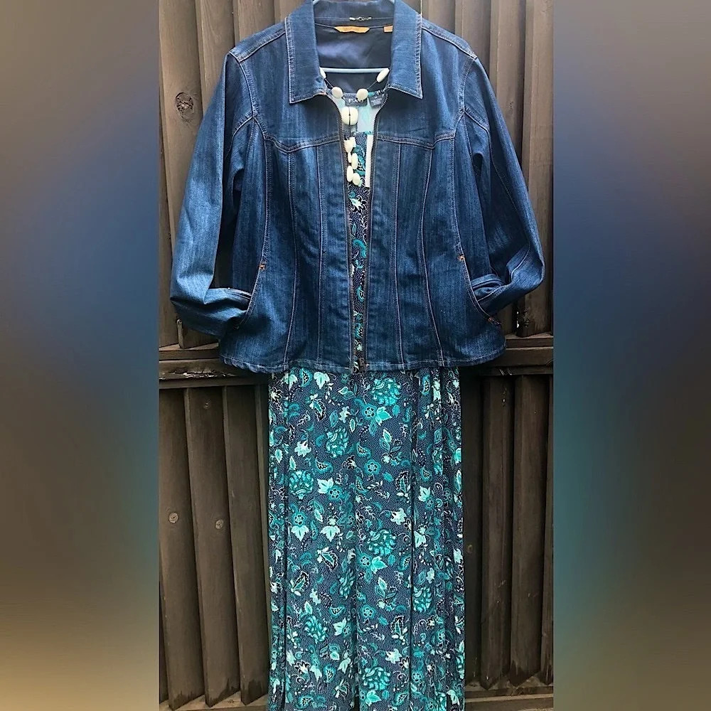 EVANS Long Maxi Dress NWT
Teal Paisley 14 - Picture 3 of 9